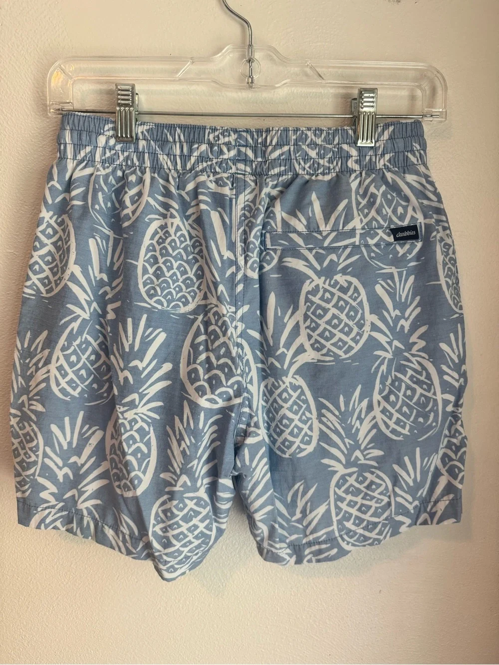 chubbies Mens's  Blue Pineapple Summer Swim Trunks
